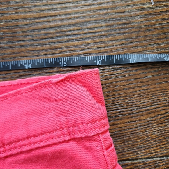 Levis Denim Shorts in Pink Ladies W28 - Picture 3 of 10